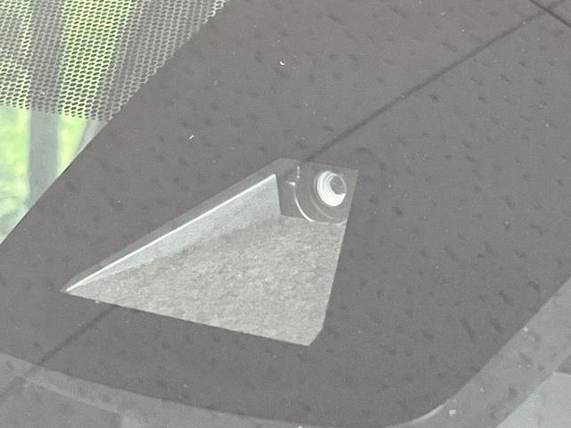 プリウス Ａツーリングセレクション　禁煙車　モデリスタフルエアロ　純正９型ナビ　全周囲カメラ　衝突被害軽減システム　ＥＴＣ２．０　Ｂｌｕｅｔｏｏｔｈ　レーダークルーズ　パワーシート　コーナーセンサー　シートヒーター　合皮レザーシート（4枚目）