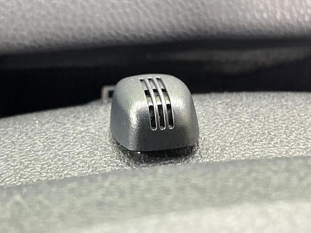 プリウス Ａツーリングセレクション　禁煙車　モデリスタフルエアロ　純正９型ナビ　全周囲カメラ　衝突被害軽減システム　ＥＴＣ２．０　Ｂｌｕｅｔｏｏｔｈ　レーダークルーズ　パワーシート　コーナーセンサー　シートヒーター　合皮レザーシート（32枚目）