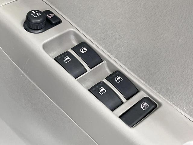 �y�d���i�[�~���[�z�T�C�h�~���[�͓d���i�[���ƂȂ��Ă���A�������ԏ�ł��L�Y�������X�N��}�����܂��B