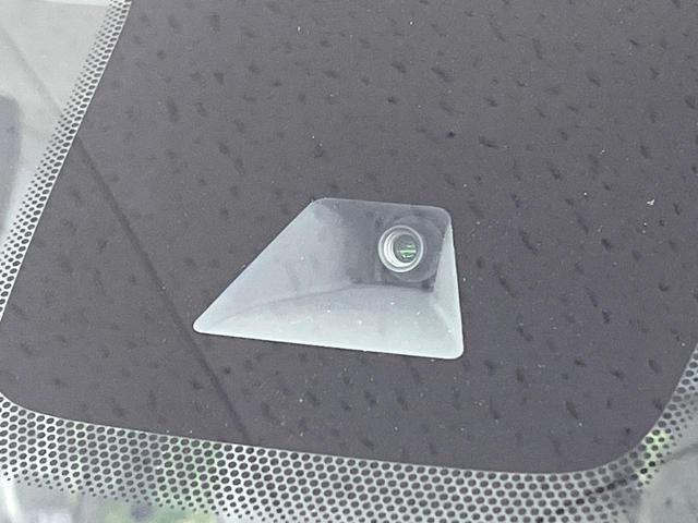 �y�O�H��-�`�����������z���s���ɑO���̎ԗ�����F�����A�Փ˂������Ȏ��͌x��ƃu���[�L�ŏՓˉ���Ɣ�Q�y�����A�V�X�g�B�����S�Ƀh���C�u�����y���݂��������܂��B