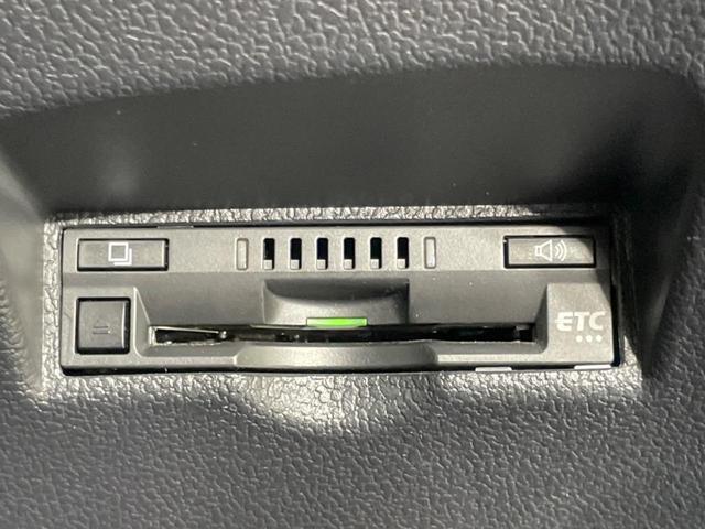 プリウス ＳセーフティプラスＩＩ　禁煙車　純正８型ＤＡ　全周囲カメラ　１００Ｖ電源　衝突被害軽減システム　レーダークルーズ　ドラレコ　コーナーセンサー　ＬＥＤヘッド　デジタルインナーミラ　ＥＴＣ　純正１７インチアルミ　オートハイビーム（7枚目）