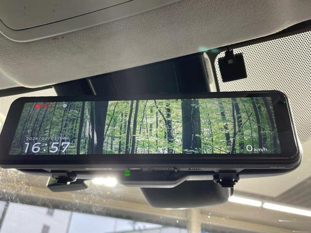 プリウス ＳセーフティプラスＩＩ　禁煙車　純正８型ＤＡ　全周囲カメラ　１００Ｖ電源　衝突被害軽減システム　レーダークルーズ　ドラレコ　コーナーセンサー　ＬＥＤヘッド　デジタルインナーミラ　ＥＴＣ　純正１７インチアルミ　オートハイビーム（49枚目）