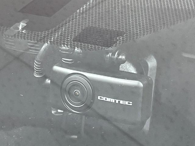 プリウス ＳセーフティプラスＩＩ　禁煙車　純正８型ＤＡ　全周囲カメラ　１００Ｖ電源　衝突被害軽減システム　レーダークルーズ　ドラレコ　コーナーセンサー　ＬＥＤヘッド　デジタルインナーミラ　ＥＴＣ　純正１７インチアルミ　オートハイビーム（62枚目）