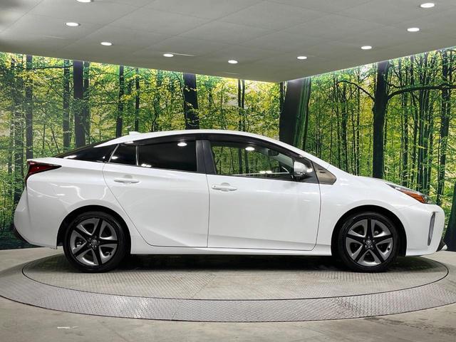 プリウス ＳセーフティプラスＩＩ　禁煙車　純正８型ＤＡ　全周囲カメラ　１００Ｖ電源　衝突被害軽減システム　レーダークルーズ　ドラレコ　コーナーセンサー　ＬＥＤヘッド　デジタルインナーミラ　ＥＴＣ　純正１７インチアルミ　オートハイビーム（66枚目）