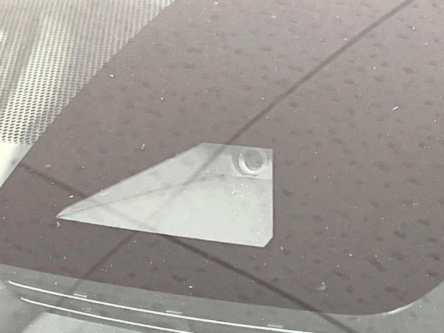 �y�g���^�Z�[�t�e�B�Z���X�z���s���ɑO���̎ԗ�����F�����A�Փ˂������Ȏ��͌x��ƃu���[�L�ŏՓˉ���Ɣ�Q�y�����A�V�X�g�B�����S�Ƀh���C�u�����y���݂��������܂��B