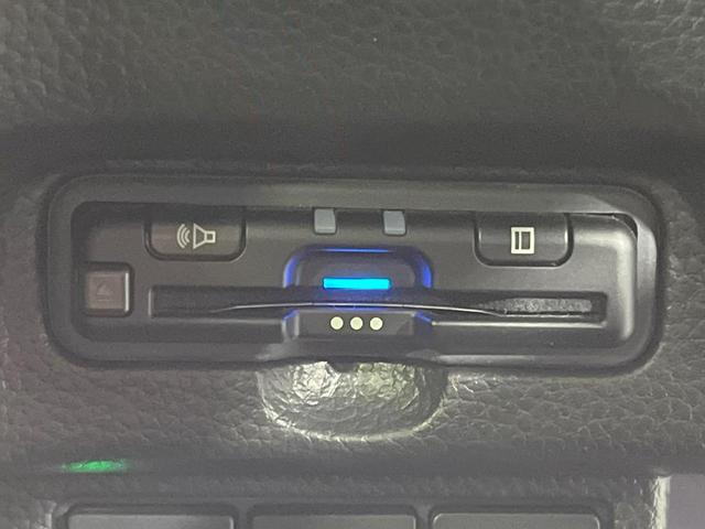 N-BOXカスタム L 禁煙車 両側電動ドア 純正SDナビ バックカメラ 衝突被害軽減システム レーダークルーズ コーナーセンサー シートヒーター スマートキー LEDヘッド ETC 純正14インチアルミ オートハイビーム(7枚目)