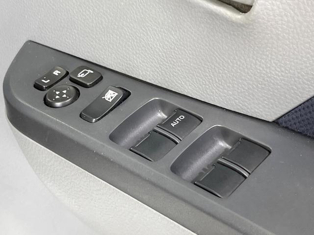 �y�d���i�[�~���[�z�T�C�h�~���[�͓d���i�[���ƂȂ��Ă���A�������ԏ�ł��L�Y�������X�N��}�����܂��B