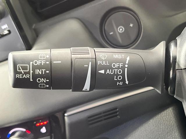 ヴェゼル ｅ：ＨＥＶ　Ｚ　禁煙車　純正９型ナビ　バックカメラ　衝突被害軽減システム　レーダークルーズ　電動リアゲート　ドラレコ　コーナーセンサー　スマートキー　ＬＥＤヘッド　ＥＴＣ２．０　純正１８インチアルミ　オートライト（34枚目）