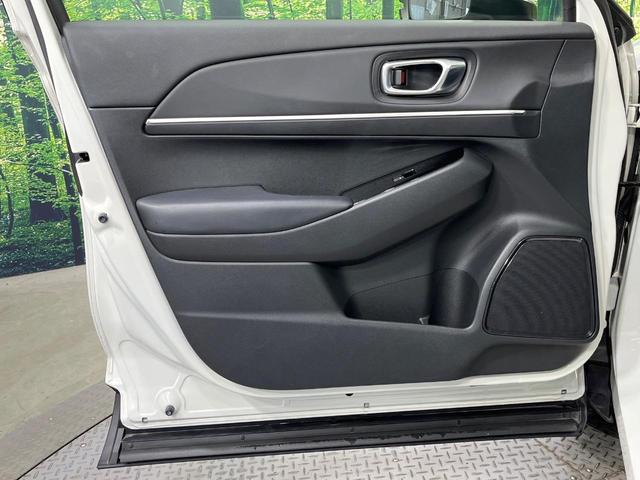 ヴェゼル ｅ：ＨＥＶ　Ｚ　禁煙車　純正９型ナビ　バックカメラ　衝突被害軽減システム　レーダークルーズ　電動リアゲート　ドラレコ　コーナーセンサー　スマートキー　ＬＥＤヘッド　ＥＴＣ２．０　純正１８インチアルミ　オートライト（51枚目）