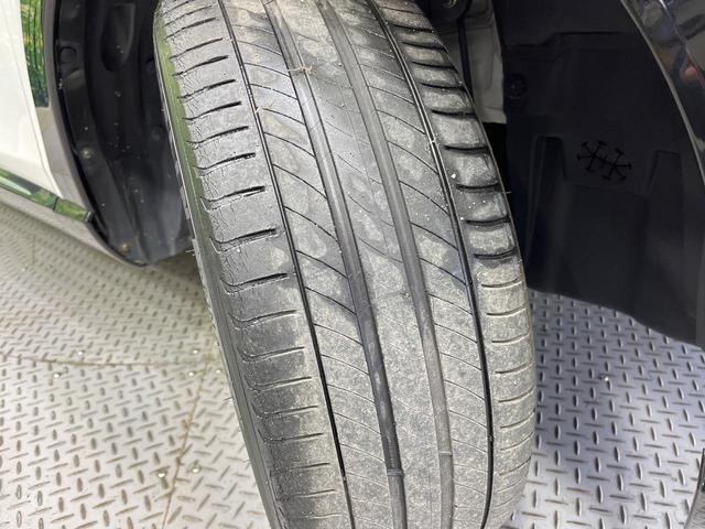 ヴェゼル ｅ：ＨＥＶ　Ｚ　禁煙車　純正９型ナビ　バックカメラ　衝突被害軽減システム　レーダークルーズ　電動リアゲート　ドラレコ　コーナーセンサー　スマートキー　ＬＥＤヘッド　ＥＴＣ２．０　純正１８インチアルミ　オートライト（66枚目）