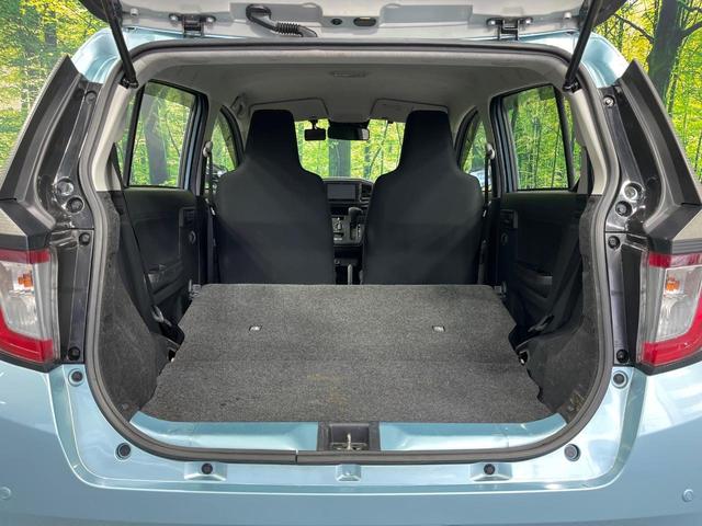 ���i�̂���������ʋ΁A���}���ɏ\���ȉ׎��X�y�[�X���m�ۂ��Ă���܂��B�Z�J���h�V�[�g��|���ƁA�傫�ȉו��̐ύڂ��\�ł���