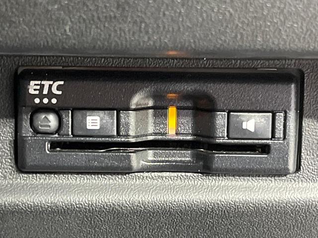 ジムニー ＸＣ　禁煙車　８型ＳＤナビ　バックカメラ　衝突被害軽減システム　ドラレコ　コーナーセンサー　スマートキー　ＬＥＤヘッド　ＥＴＣ　シートヒーター　クルコン　純正１６インチアルミ　車線逸脱警報　オートライト（6枚目）