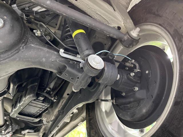 ジムニー ＸＣ　禁煙車　８型ＳＤナビ　バックカメラ　衝突被害軽減システム　ドラレコ　コーナーセンサー　スマートキー　ＬＥＤヘッド　ＥＴＣ　シートヒーター　クルコン　純正１６インチアルミ　車線逸脱警報　オートライト（20枚目）