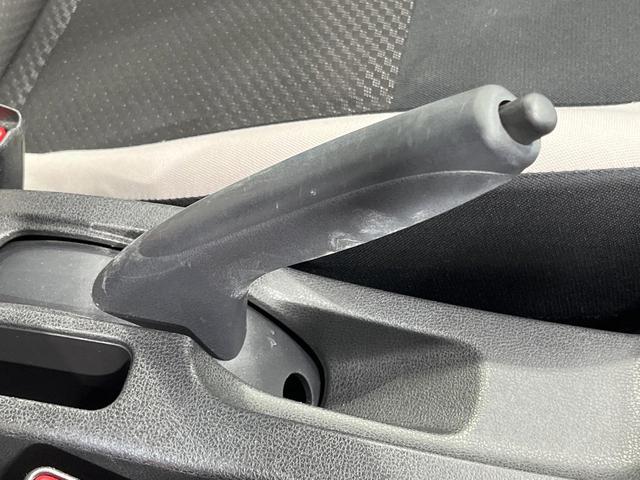 ノート ｅ－パワー　Ｘ　禁煙車　純正ＳＤナビ　全周囲カメラ　衝突被害軽減システム　コーナーセンサー　スマートキー　ＬＥＤヘッドライト　ＥＴＣ　純正ＯＰ１５インチアルミ　オートライト　オートエアコン　Ｂｌｕｅｔｏｏｔｈ　ＣＤ（38枚目）