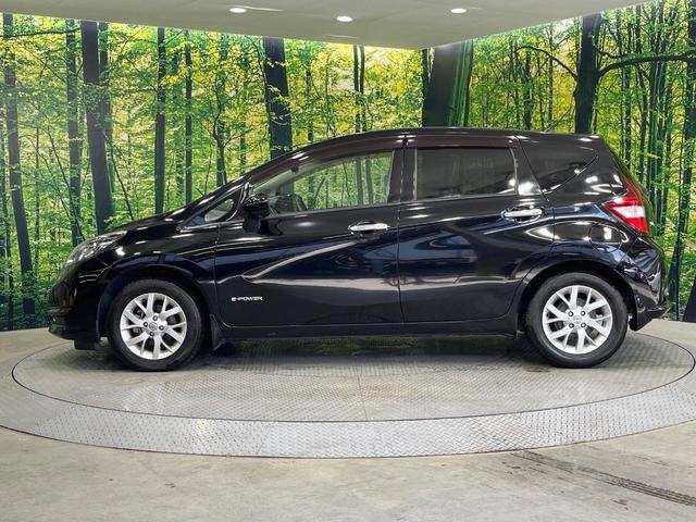 ノート ｅ－パワー　Ｘ　禁煙車　純正ＳＤナビ　全周囲カメラ　衝突被害軽減システム　コーナーセンサー　スマートキー　ＬＥＤヘッドライト　ＥＴＣ　純正ＯＰ１５インチアルミ　オートライト　オートエアコン　Ｂｌｕｅｔｏｏｔｈ　ＣＤ（52枚目）