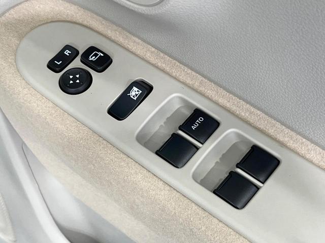 アルトラパン Ｘ　禁煙車　純正ＳＤナビ　衝突被害軽減システム　コーナーセンサー　スマートキー　ＨＩＤヘッド　純正１４インチアルミ　車線逸脱警報　オートライト　オートエアコン　Ｂｌｕｅｔｏｏｔｈ　ＣＤ　ＤＶＤ再生（22枚目）