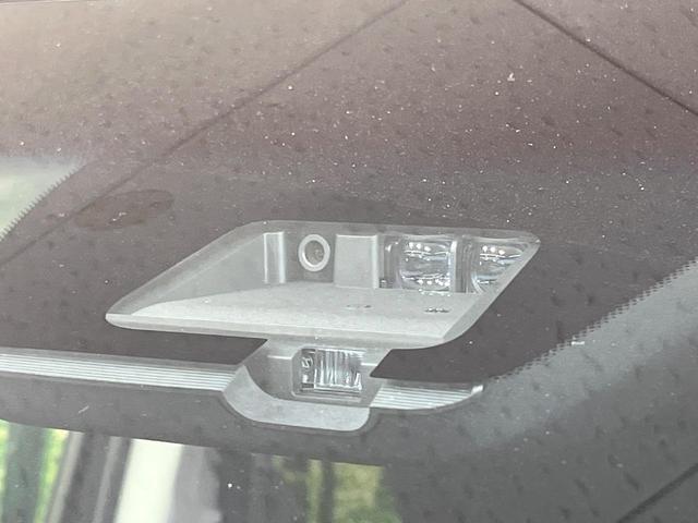 デリカＤ：５ Ｐ　禁煙車　電動サイドステップ　衝突被害軽減システム　純正１０型ナビ　バックカメラ　レーダークルーズ　両側電動スライドドア　パワーシート　前席シートヒーター　パワーバックドア　ＥＴＣ　ドラレコ（3枚目）