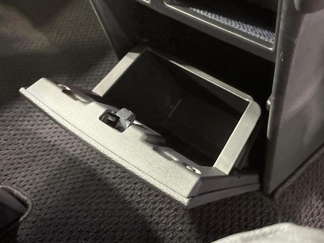 デリカＤ：５ Ｐ　禁煙車　電動サイドステップ　衝突被害軽減システム　純正１０型ナビ　バックカメラ　レーダークルーズ　両側電動スライドドア　パワーシート　前席シートヒーター　パワーバックドア　ＥＴＣ　ドラレコ（53枚目）