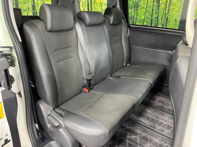 ヴォクシー ZS 煌Z 両側電動ドア 純正SDナビ バックカメラ 禁煙車 ドラレコ スマートキー HIDヘッドライト ビルトインETC オートライト デュアルエアコン Bluetooth CD DVD再生(9枚目)