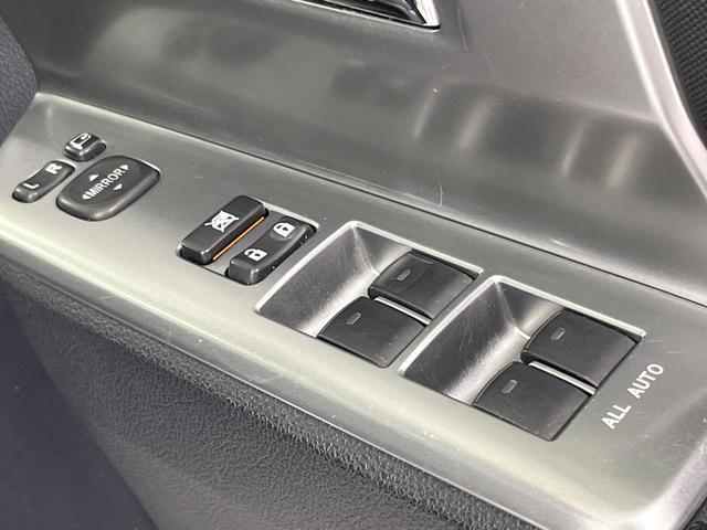 ヴォクシー ZS 煌Z 両側電動ドア 純正SDナビ バックカメラ 禁煙車 ドラレコ スマートキー HIDヘッドライト ビルトインETC オートライト デュアルエアコン Bluetooth CD DVD再生(22枚目)