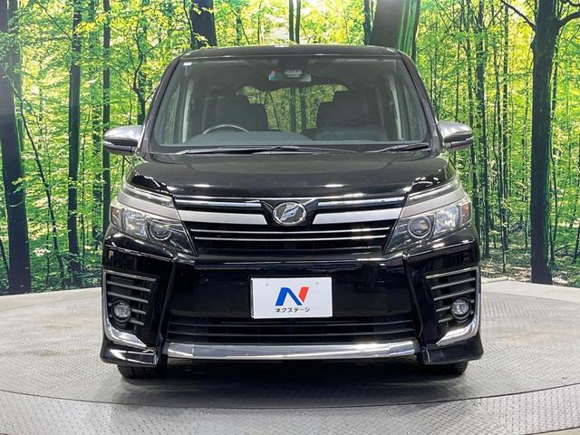 ヴォクシー ＺＳ　煌ＩＩ　禁煙車　両側電動ドア　ＳＤナビ　１２型後席モニター　バックカメラ　衝突被害軽減システム　スマートキー　ＬＥＤヘッド　ビルトインＥＴＣ　純正１７インチアルミ　車線逸脱警報　オートライト　デュアルエアコン（15枚目）