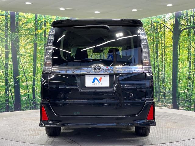 ヴォクシー ＺＳ　煌ＩＩ　禁煙車　両側電動ドア　ＳＤナビ　１２型後席モニター　バックカメラ　衝突被害軽減システム　スマートキー　ＬＥＤヘッド　ビルトインＥＴＣ　純正１７インチアルミ　車線逸脱警報　オートライト　デュアルエアコン（16枚目）