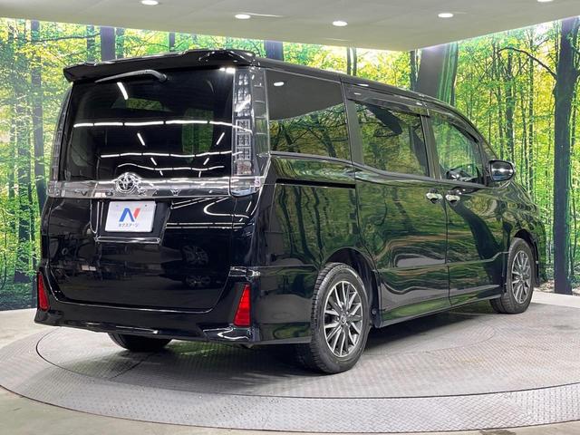 ヴォクシー ＺＳ　煌ＩＩ　禁煙車　両側電動ドア　ＳＤナビ　１２型後席モニター　バックカメラ　衝突被害軽減システム　スマートキー　ＬＥＤヘッド　ビルトインＥＴＣ　純正１７インチアルミ　車線逸脱警報　オートライト　デュアルエアコン（18枚目）