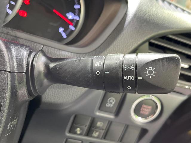 ヴォクシー ＺＳ　煌ＩＩ　禁煙車　両側電動ドア　ＳＤナビ　１２型後席モニター　バックカメラ　衝突被害軽減システム　スマートキー　ＬＥＤヘッド　ビルトインＥＴＣ　純正１７インチアルミ　車線逸脱警報　オートライト　デュアルエアコン（36枚目）