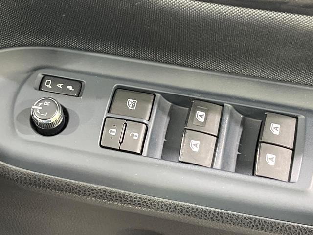 ヴォクシー ＺＳ　煌ＩＩ　禁煙車　両側電動ドア　ＳＤナビ　１２型後席モニター　バックカメラ　衝突被害軽減システム　スマートキー　ＬＥＤヘッド　ビルトインＥＴＣ　純正１７インチアルミ　車線逸脱警報　オートライト　デュアルエアコン（38枚目）