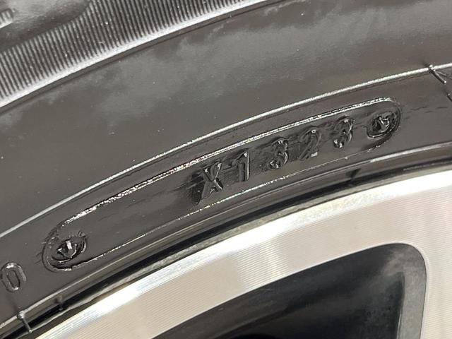 ヴォクシー ＺＳ　煌ＩＩ　禁煙車　両側電動ドア　ＳＤナビ　１２型後席モニター　バックカメラ　衝突被害軽減システム　スマートキー　ＬＥＤヘッド　ビルトインＥＴＣ　純正１７インチアルミ　車線逸脱警報　オートライト　デュアルエアコン（41枚目）