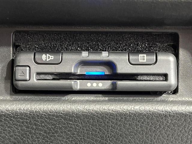 スペーシアカスタム ハイブリッドＸＳターボ　禁煙車　両側電動ドア　純正８型ナビ　全周囲カメラ　ドラレコ　ビルトインＥＴＣ　衝突被害軽減システム　シートヒーター　コーナーセンサー　スマートキー　ＬＥＤヘッド　クルコン　オートライト（6枚目）