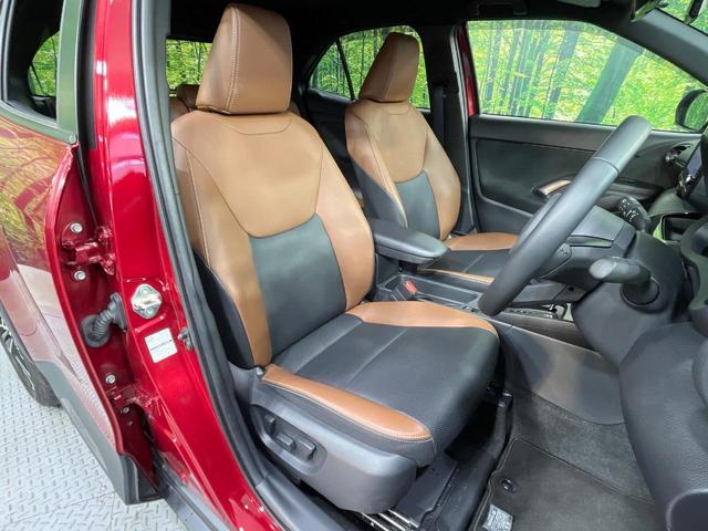 ヤリスクロス ハイブリッドＺ　アドベンチャー　禁煙車　純正８型ＤＡ　全周囲カメラ　衝突被害軽減システム　レーダークルーズ　ハンズフリー電動リアゲート　パワーシート　シートヒーター　ドラレコ　コーナーセンサー　ＬＥＤヘッド　ＥＴＣ　合皮シート（8枚目）