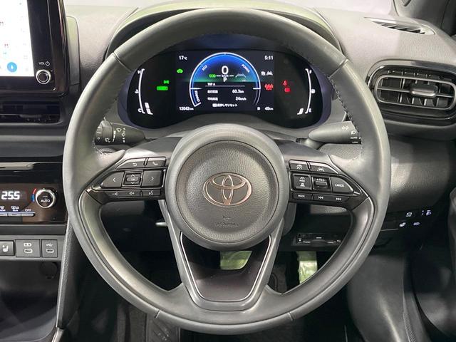 ヤリスクロス ハイブリッドＺ　アドベンチャー　禁煙車　純正８型ＤＡ　全周囲カメラ　衝突被害軽減システム　レーダークルーズ　ハンズフリー電動リアゲート　パワーシート　シートヒーター　ドラレコ　コーナーセンサー　ＬＥＤヘッド　ＥＴＣ　合皮シート（11枚目）