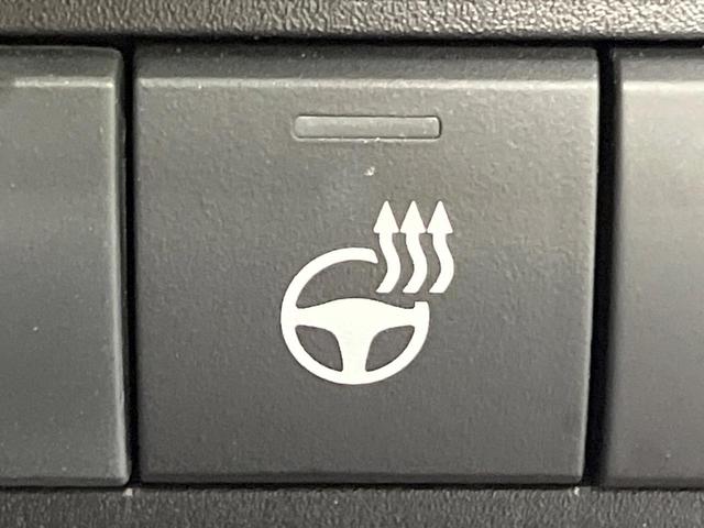 ヤリスクロス ハイブリッドＺ　アドベンチャー　禁煙車　純正８型ＤＡ　全周囲カメラ　衝突被害軽減システム　レーダークルーズ　ハンズフリー電動リアゲート　パワーシート　シートヒーター　ドラレコ　コーナーセンサー　ＬＥＤヘッド　ＥＴＣ　合皮シート（28枚目）