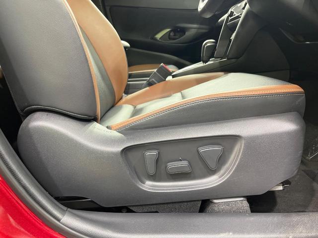 ヤリスクロス ハイブリッドＺ　アドベンチャー　禁煙車　純正８型ＤＡ　全周囲カメラ　衝突被害軽減システム　レーダークルーズ　ハンズフリー電動リアゲート　パワーシート　シートヒーター　ドラレコ　コーナーセンサー　ＬＥＤヘッド　ＥＴＣ　合皮シート（29枚目）