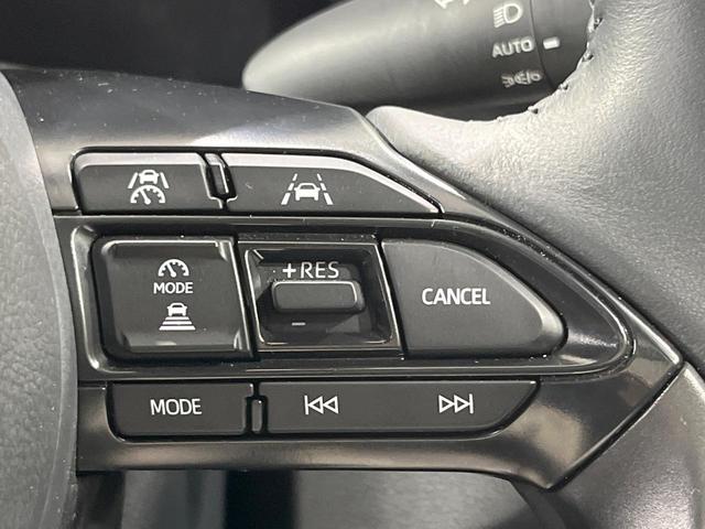 ヤリスクロス ハイブリッドＺ　アドベンチャー　禁煙車　純正８型ＤＡ　全周囲カメラ　衝突被害軽減システム　レーダークルーズ　ハンズフリー電動リアゲート　パワーシート　シートヒーター　ドラレコ　コーナーセンサー　ＬＥＤヘッド　ＥＴＣ　合皮シート（31枚目）