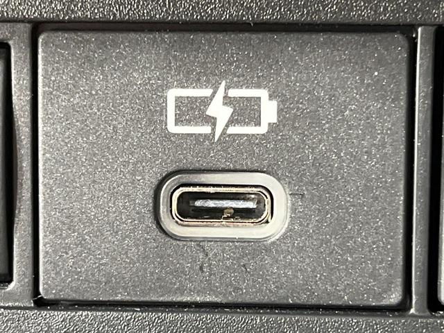 ヤリスクロス ハイブリッドＺ　アドベンチャー　禁煙車　純正８型ＤＡ　全周囲カメラ　衝突被害軽減システム　レーダークルーズ　ハンズフリー電動リアゲート　パワーシート　シートヒーター　ドラレコ　コーナーセンサー　ＬＥＤヘッド　ＥＴＣ　合皮シート（35枚目）