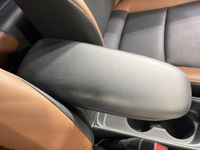 ヤリスクロス ハイブリッドＺ　アドベンチャー　禁煙車　純正８型ＤＡ　全周囲カメラ　衝突被害軽減システム　レーダークルーズ　ハンズフリー電動リアゲート　パワーシート　シートヒーター　ドラレコ　コーナーセンサー　ＬＥＤヘッド　ＥＴＣ　合皮シート（44枚目）