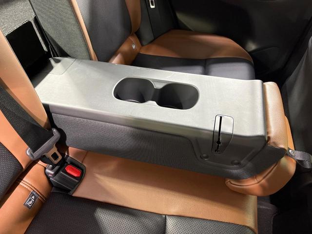 ヤリスクロス ハイブリッドＺ　アドベンチャー　禁煙車　純正８型ＤＡ　全周囲カメラ　衝突被害軽減システム　レーダークルーズ　ハンズフリー電動リアゲート　パワーシート　シートヒーター　ドラレコ　コーナーセンサー　ＬＥＤヘッド　ＥＴＣ　合皮シート（53枚目）