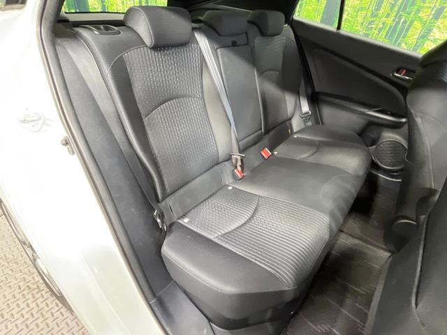 プリウス Ａ　禁煙車　純正９型ナビ　バックカメラ　ドラレコ　ＢＳＭ　ＥＴＣ　衝突被害軽減システム　レーダークルーズ　コーナーセンサー　スマートキー　オートハイビーム　車線逸脱警報　オートライト　オートエアコン（9枚目）