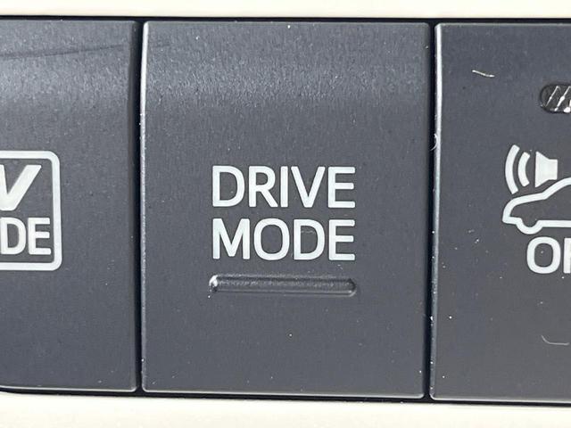 プリウス Ａ　禁煙車　純正９型ナビ　バックカメラ　ドラレコ　ＢＳＭ　ＥＴＣ　衝突被害軽減システム　レーダークルーズ　コーナーセンサー　スマートキー　オートハイビーム　車線逸脱警報　オートライト　オートエアコン（41枚目）