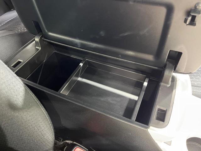 プリウス Ａ　禁煙車　純正９型ナビ　バックカメラ　ドラレコ　ＢＳＭ　ＥＴＣ　衝突被害軽減システム　レーダークルーズ　コーナーセンサー　スマートキー　オートハイビーム　車線逸脱警報　オートライト　オートエアコン（43枚目）