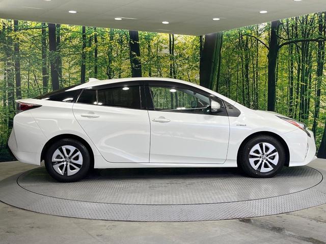 プリウス Ａ　禁煙車　純正９型ナビ　バックカメラ　ドラレコ　ＢＳＭ　ＥＴＣ　衝突被害軽減システム　レーダークルーズ　コーナーセンサー　スマートキー　オートハイビーム　車線逸脱警報　オートライト　オートエアコン（66枚目）