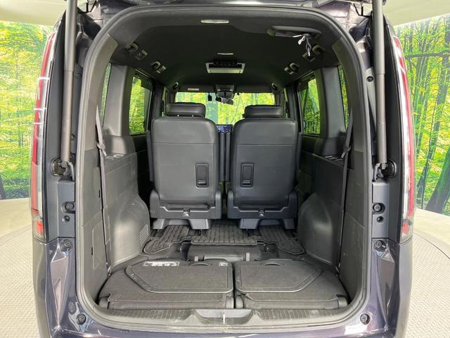 ステップワゴン ｅ：ＨＥＶスパーダ　禁煙車　両側電動ドア　純正９型ＳＤナビ　１０型後席モニター　全周囲カメラ　衝突被害軽減システム　レーダークルーズ　電動リアゲート　合皮コンビシート　ドラレコ　コーナーセンサー　ＬＥＤヘッド（11枚目）