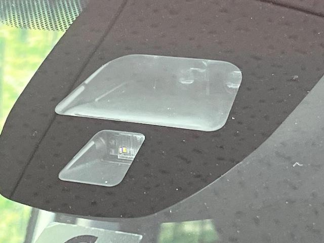 �y�V�e�B�u���[�L�A�N�e�B�u�V�X�e���z�ᑬ���s���ɑO���̎ԗ�����F�����A�Փ˂������Ȏ��͌x��ƃu���[�L�ŏՓˉ���Ɣ�Q�y�����A�V�X�g�B�����S�Ƀh���C�u�����y���݂��������܂��B