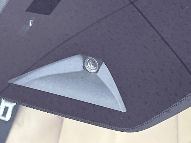 ロードスター Ｓレザーパッケージ　Ｖセレクション　禁煙車　ＭＴ車　純正ＳＤナビ　バックカメラ　衝突被害軽減システム　レザーシート　ドラレコ　スマートキー　ＬＥＤヘッド　クルコン　オートハイビーム　オートライト　オートエアコン　Ｂｌｕｅｔｏｏｔｈ（3枚目）