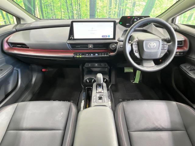 プリウス Ｚ　禁煙車　ガラスルーフ　純正１２型ディスプレイ　周囲カメラ　衝突被害軽減システム　レーダークルーズ　電動リアゲート　前席シートエアコン　パワーシート　ドラレコ　コーナーセンサー　ＬＥＤヘッド　ＥＴＣ（2枚目）