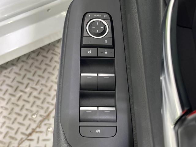 プリウス Ｚ　禁煙車　ガラスルーフ　純正１２型ディスプレイ　周囲カメラ　衝突被害軽減システム　レーダークルーズ　電動リアゲート　前席シートエアコン　パワーシート　ドラレコ　コーナーセンサー　ＬＥＤヘッド　ＥＴＣ（29枚目）