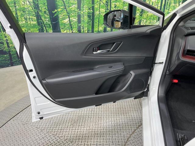 プリウス Ｚ　禁煙車　ガラスルーフ　純正１２型ディスプレイ　周囲カメラ　衝突被害軽減システム　レーダークルーズ　電動リアゲート　前席シートエアコン　パワーシート　ドラレコ　コーナーセンサー　ＬＥＤヘッド　ＥＴＣ（41枚目）