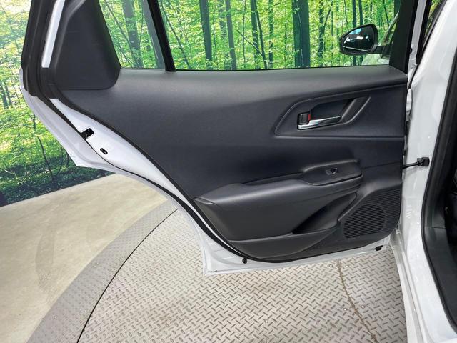 プリウス Ｚ　禁煙車　ガラスルーフ　純正１２型ディスプレイ　周囲カメラ　衝突被害軽減システム　レーダークルーズ　電動リアゲート　前席シートエアコン　パワーシート　ドラレコ　コーナーセンサー　ＬＥＤヘッド　ＥＴＣ（42枚目）